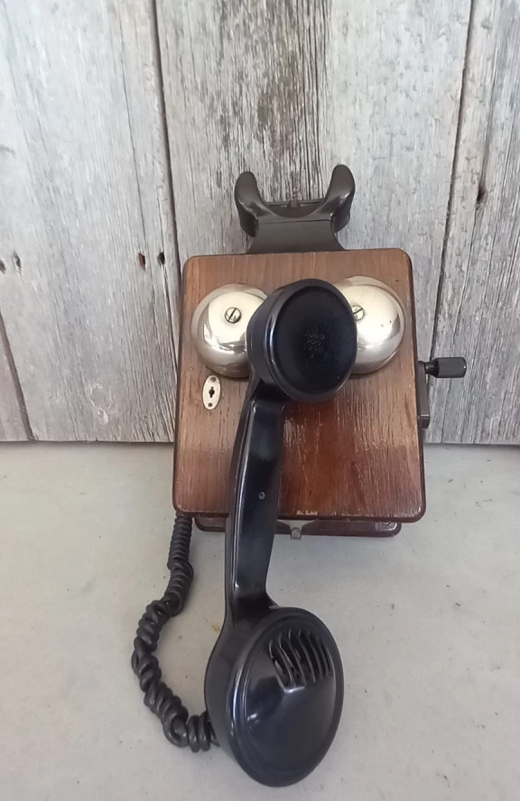 Another image of Houten wand telefoon - Bell